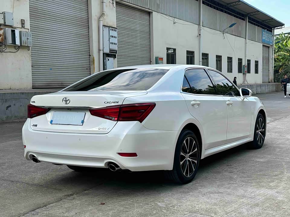 Toyota crown