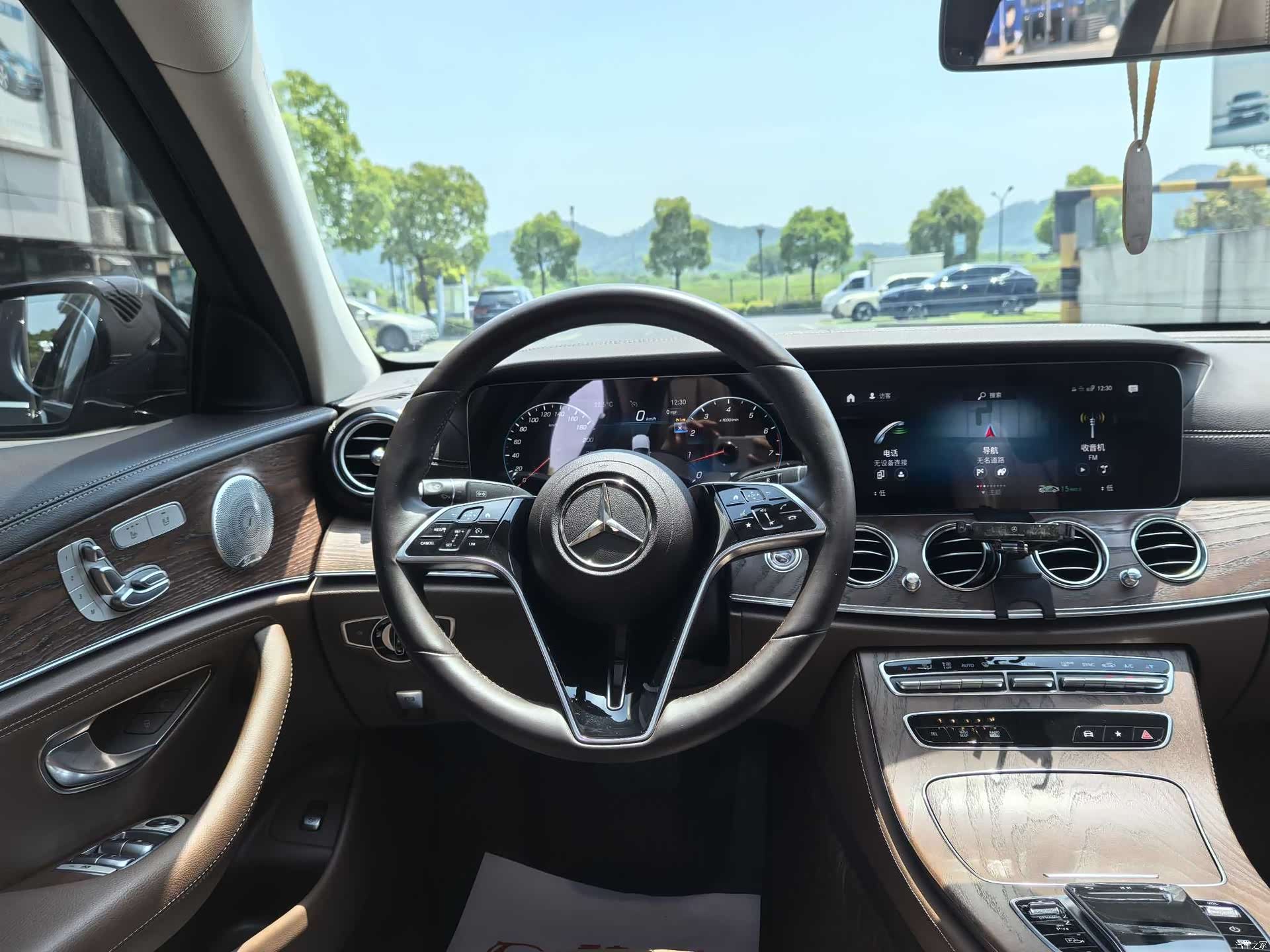 Mercedes-Benz E-Class, 2023 15