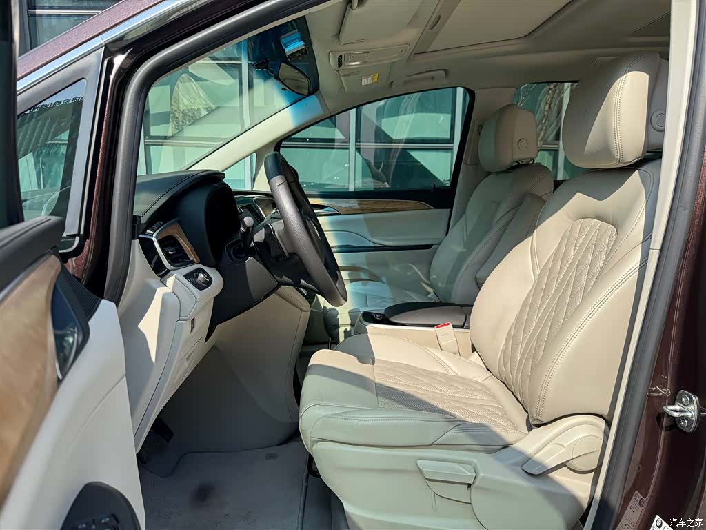 Buick GL8, 2018 7