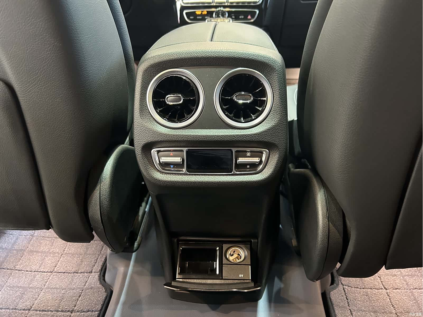 Mercedes-Benz G-Class, 2024 17