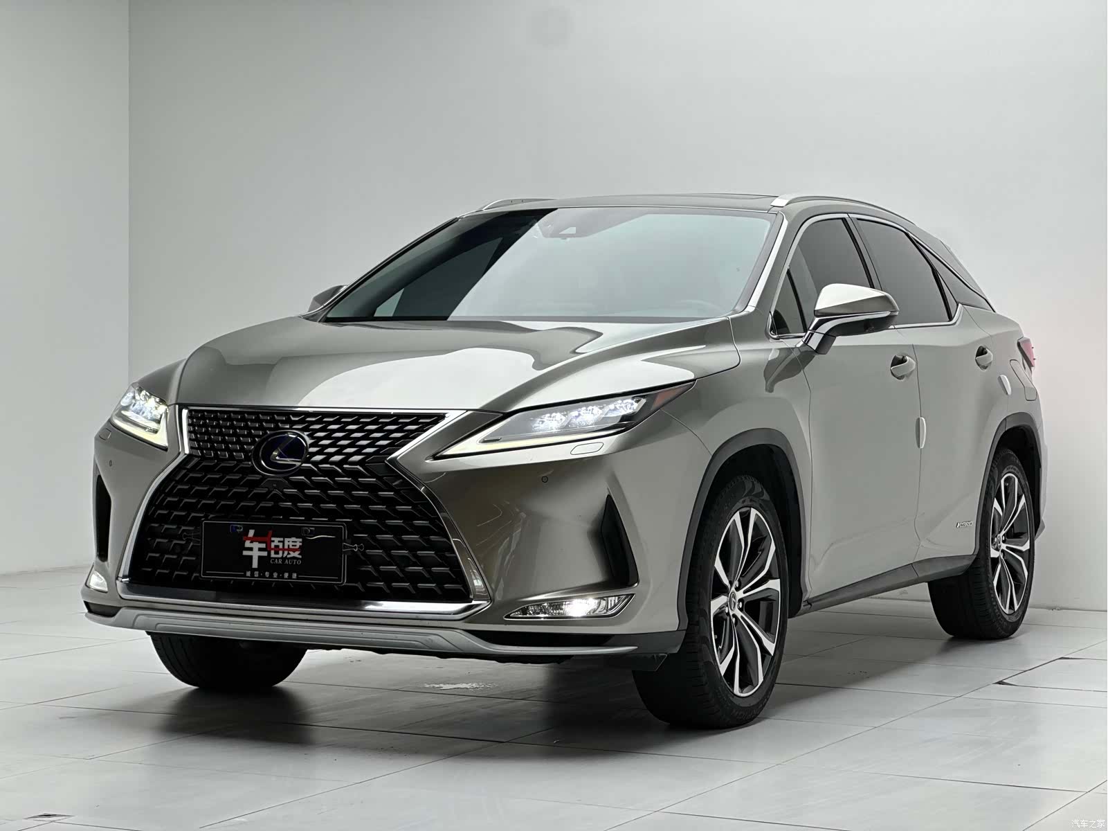 Lexus RX, 2021 1