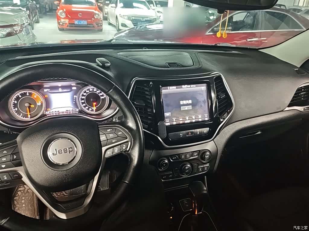 Jeep Cherokee, 2019 10