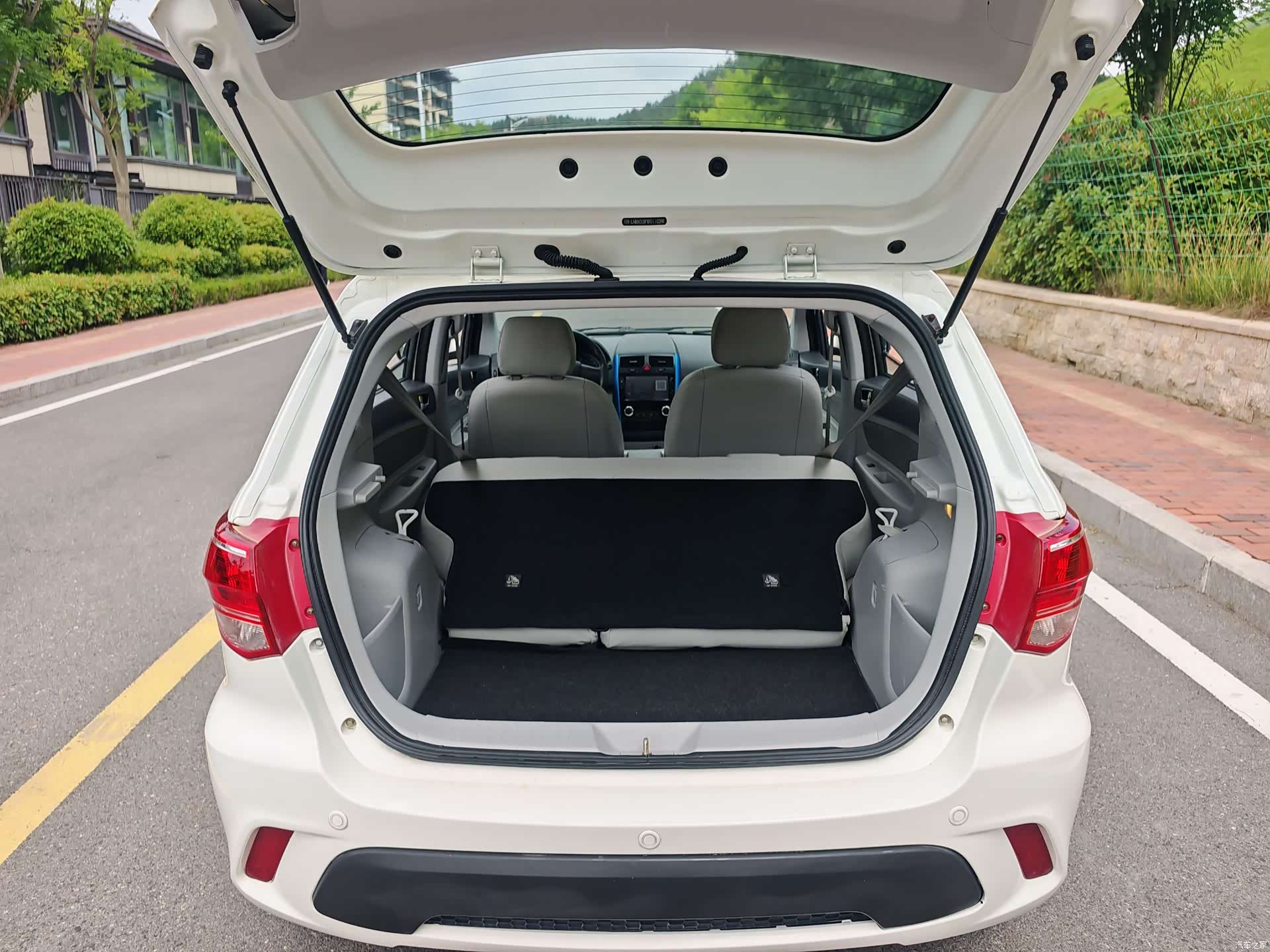 BAIC EV160, 2015 30