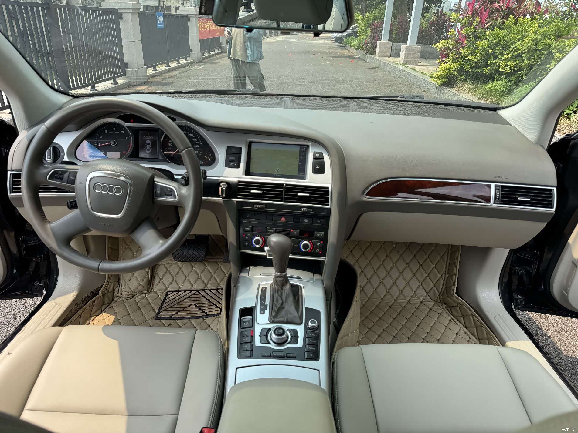 Audi A6L, 2011 4