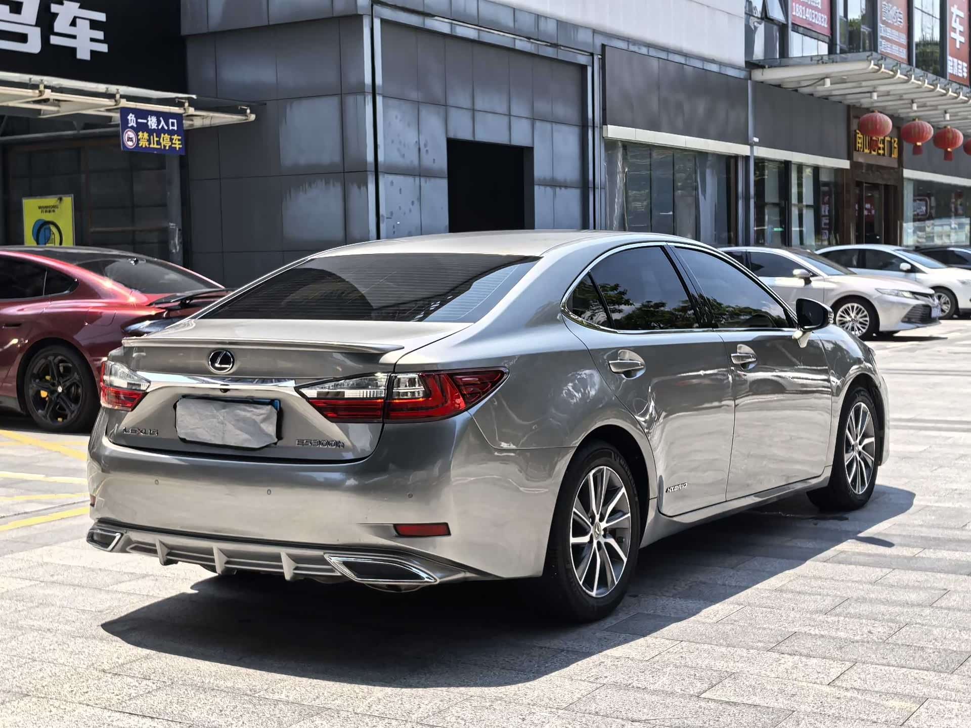 Lexus ES, 2017 4