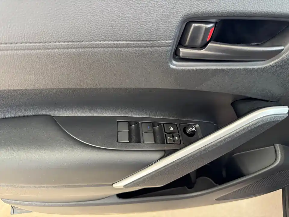 Toyota Corolla Sharp amplifier