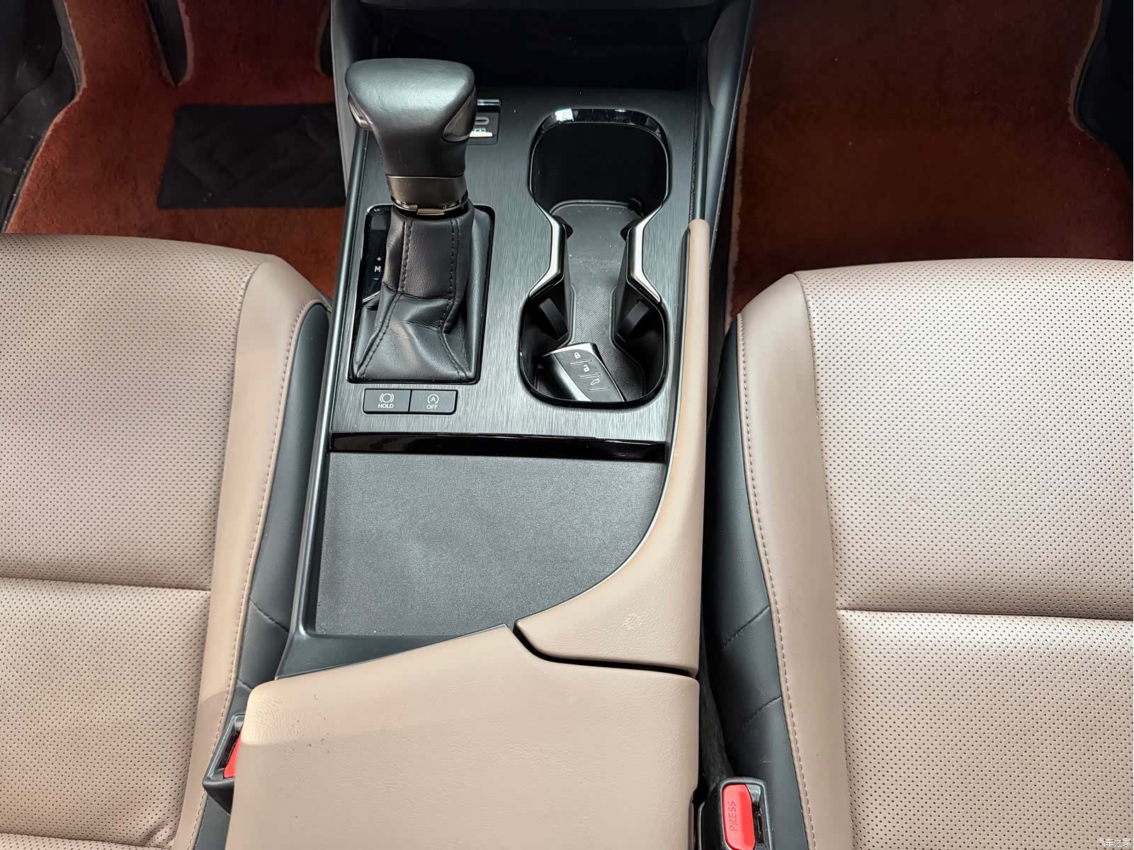 Lexus ES, 2024 10