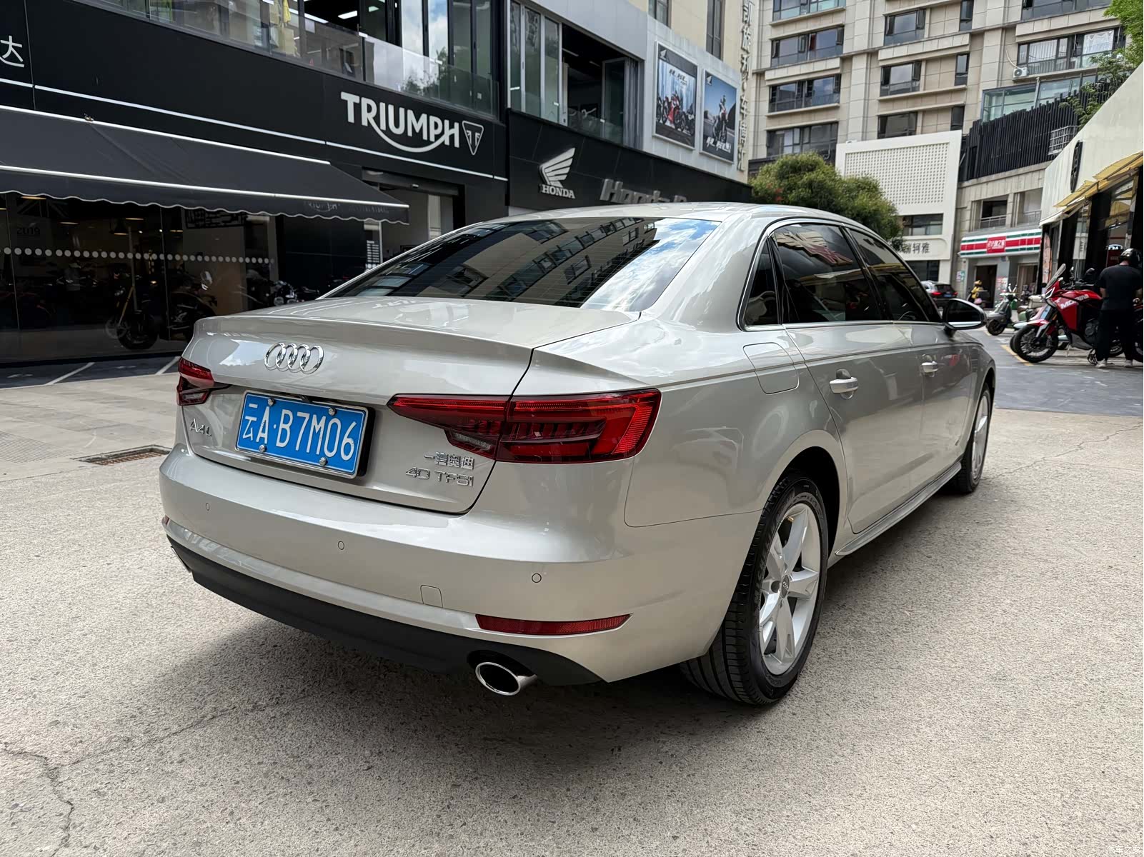 Audi A4L, 2016 все фото