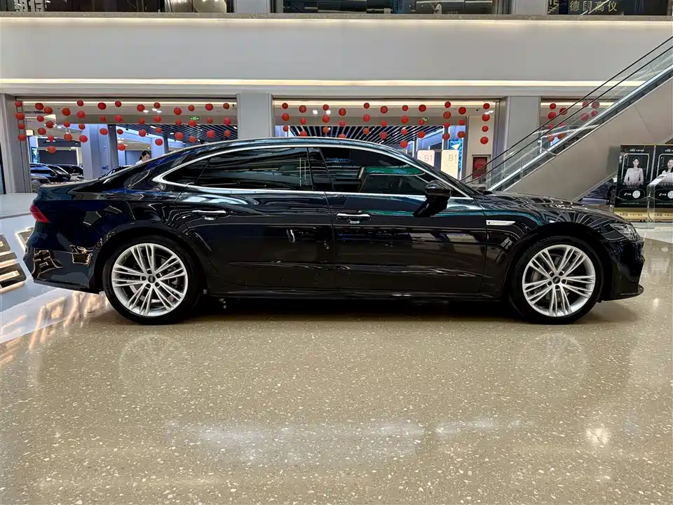 Audi A7L