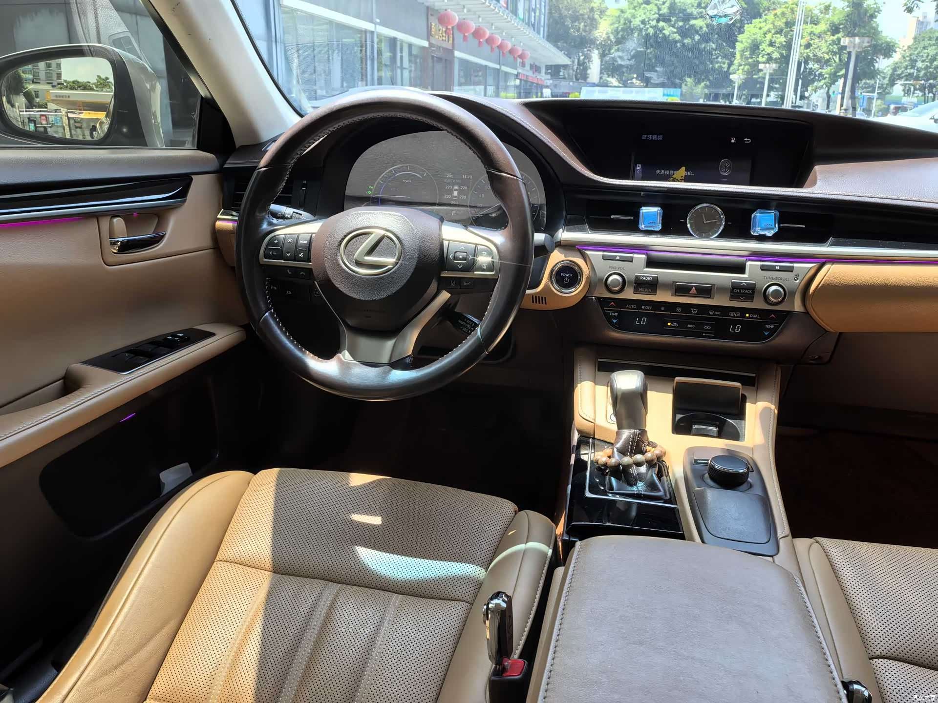 Lexus ES, 2017 10