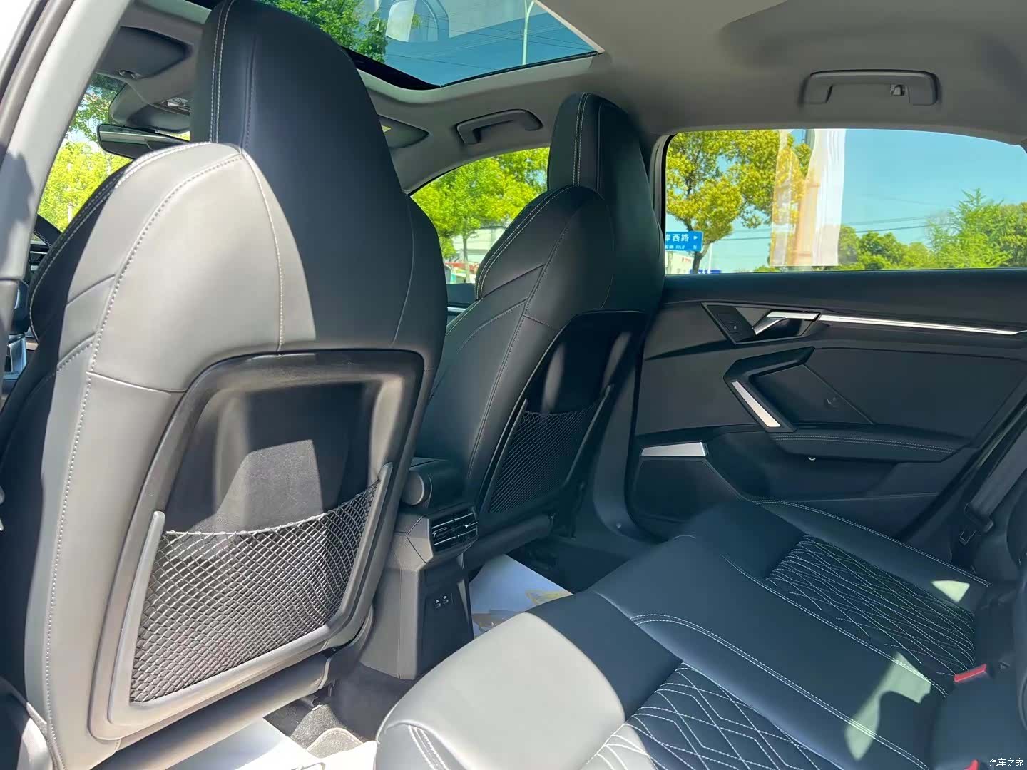 Audi Flying Spur, 2025 6
