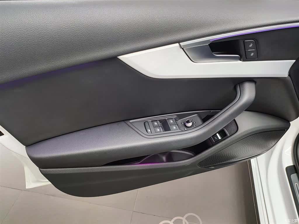 Audi A4L, 2023 14