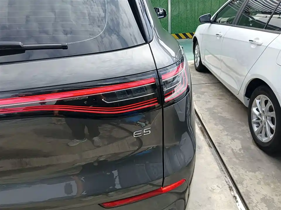 Geely Galaxy Galaxy E5