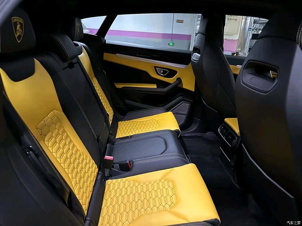 Lamborghini Urus, 2019 11