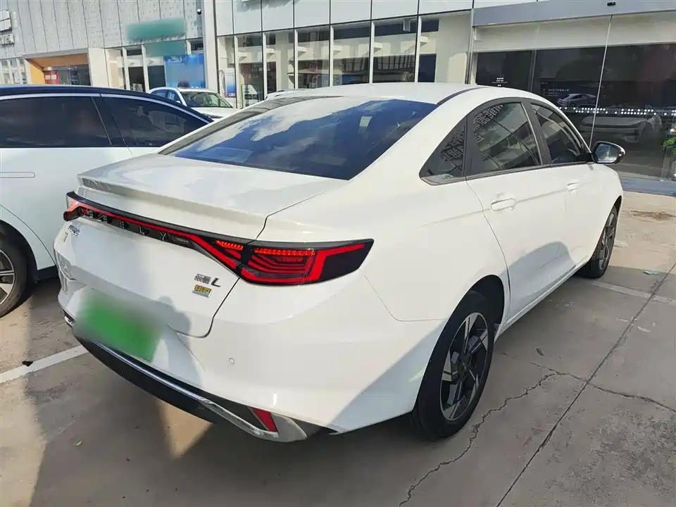 Geely Emgrand L HiP