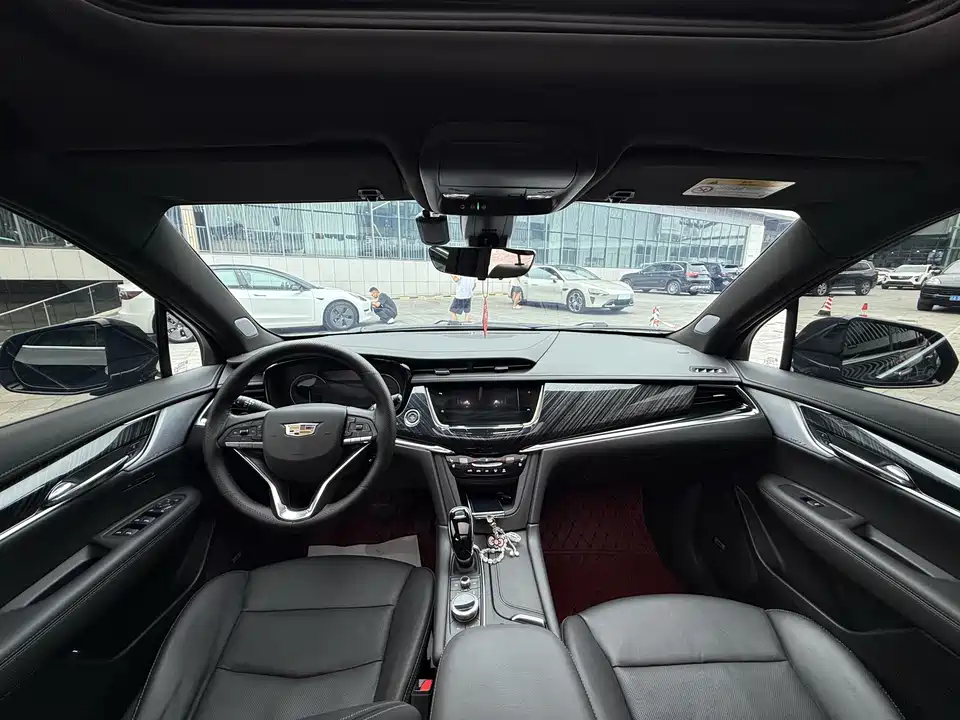 Cadillac XT6