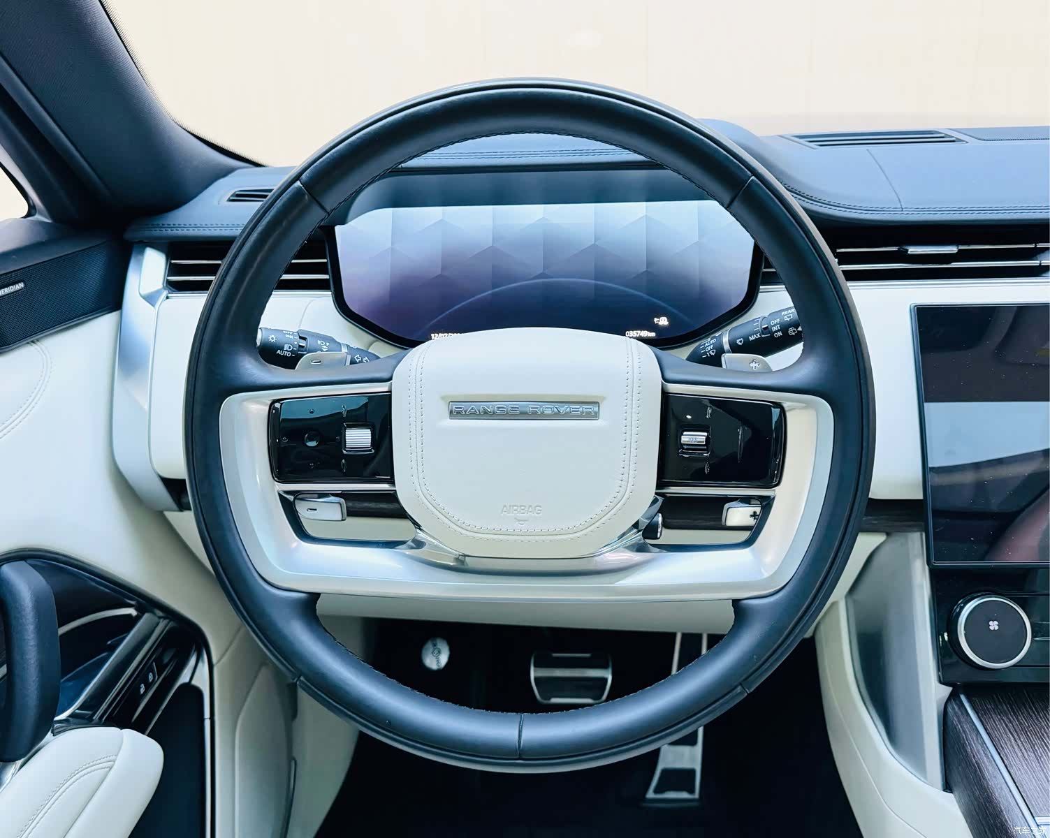 Land Rover Range Rover, 2023 11