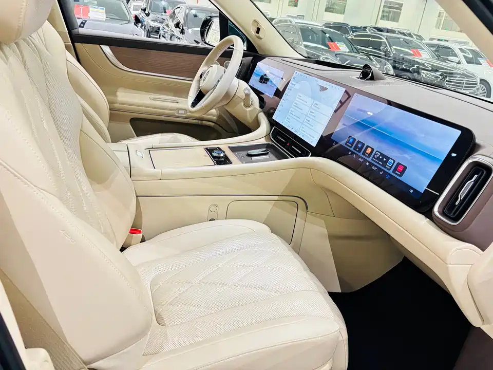 AITO Ask the world M9