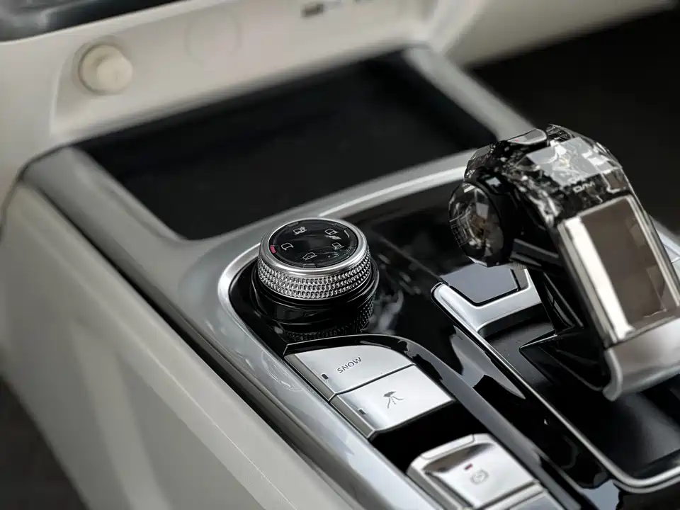 CrossBoundary Co-creation tank 300