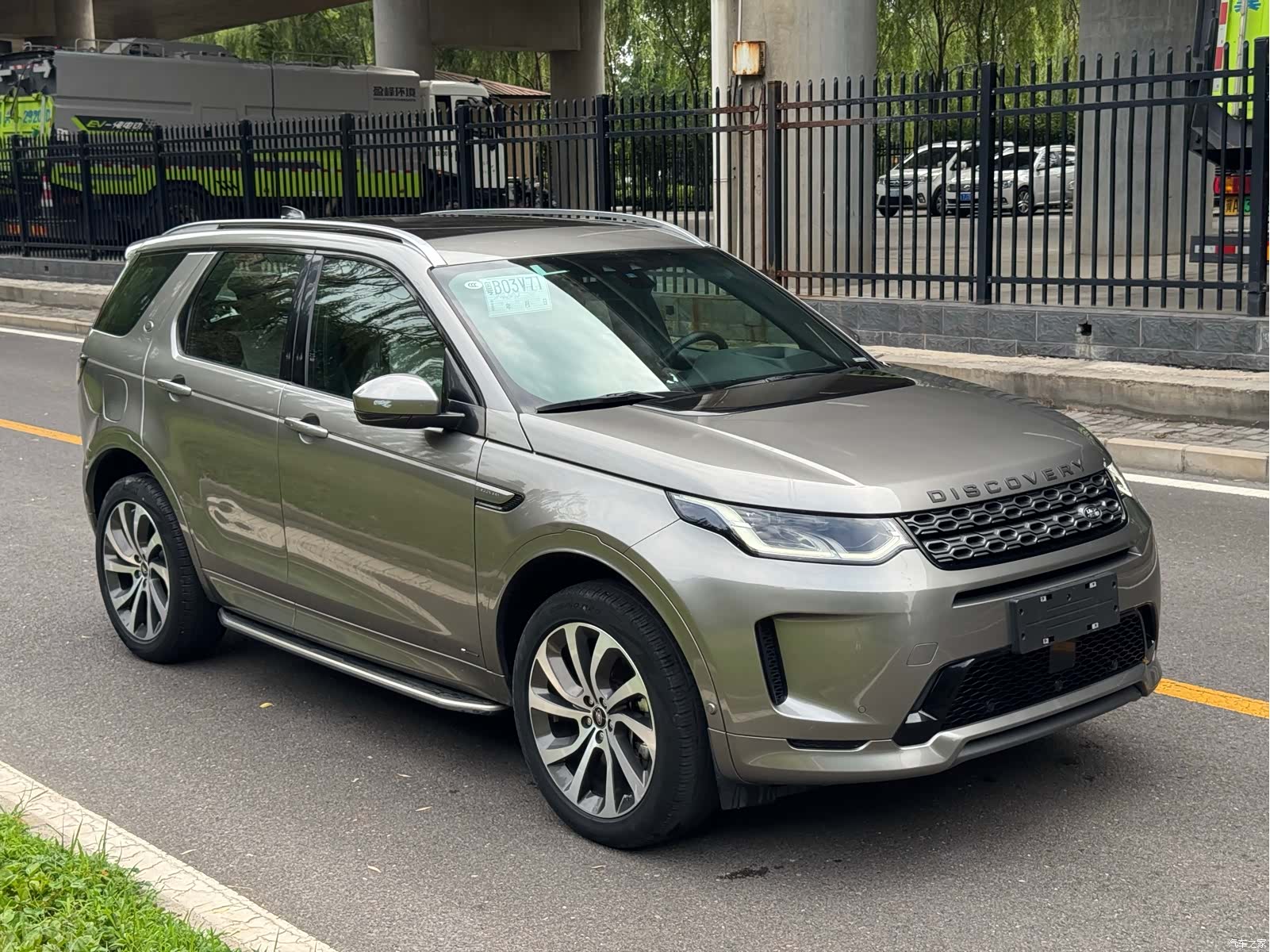 Land Rover Discovery, 2021 3