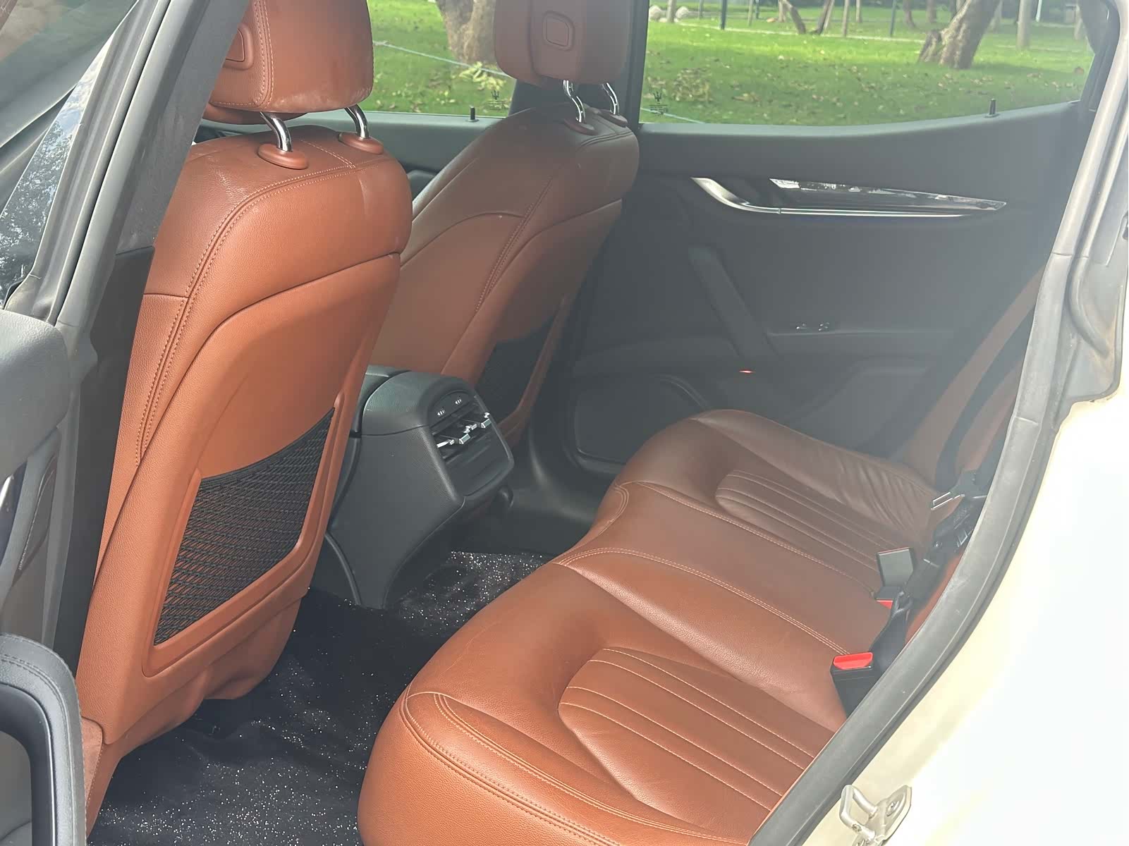 Maserati Ghibli, 2021 все фото