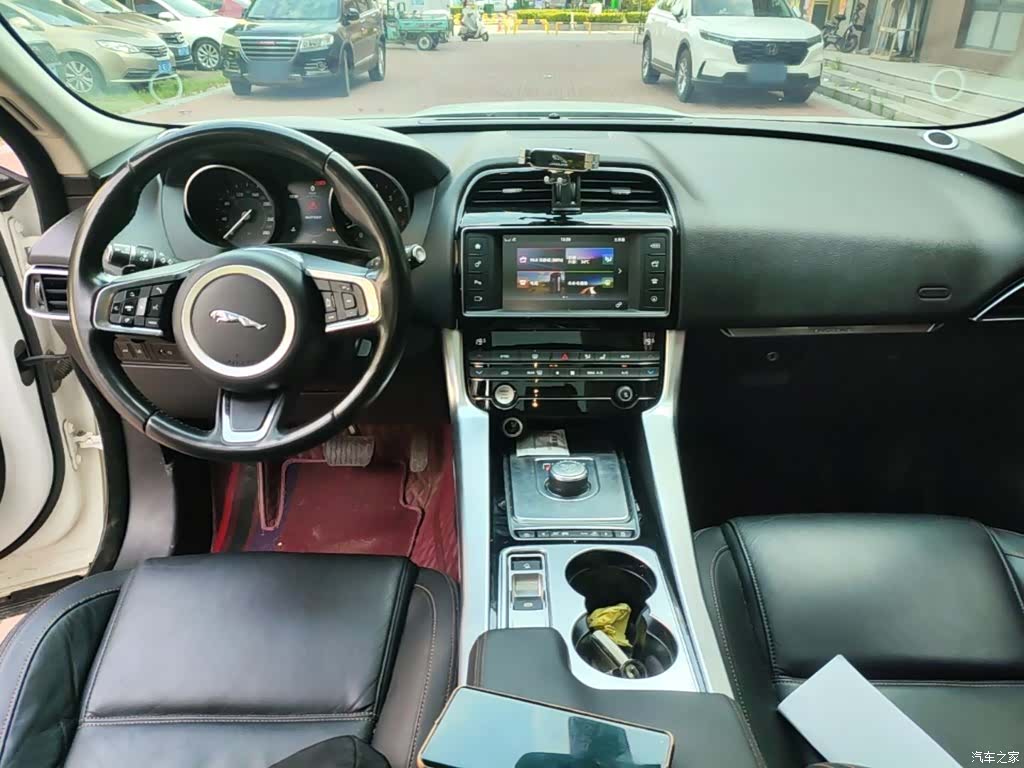 Jaguar F-PACE, 2018 10