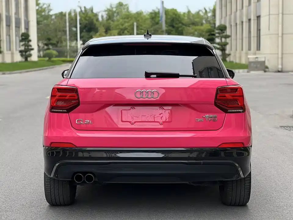 Audi Q2L