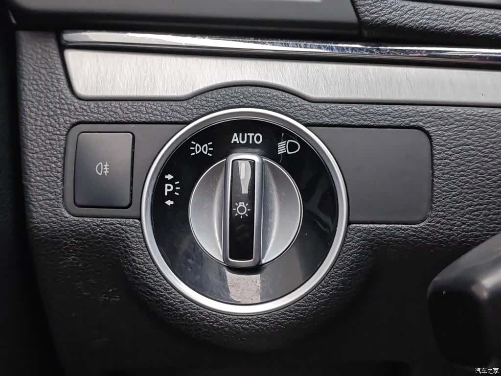 Mercedes-Benz E-Class, 2013 21