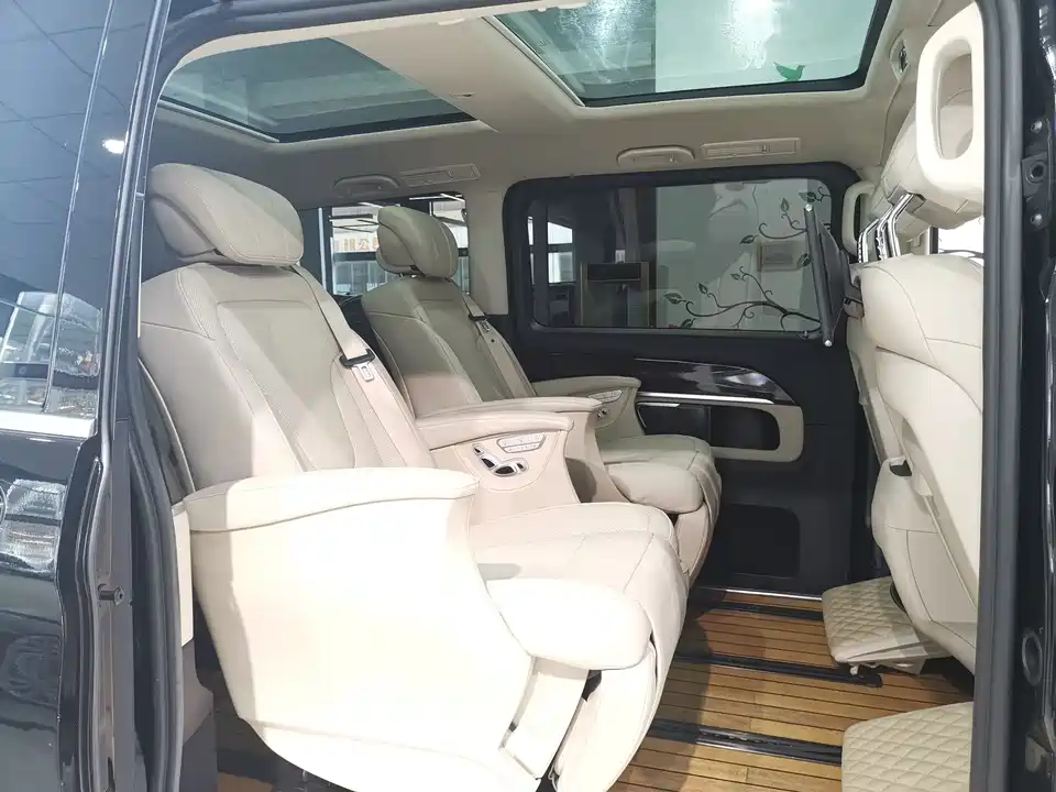 Mercedes-Benz V-class