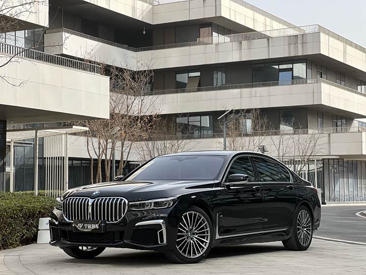 BMW 7 Series 2021 — фото 1
