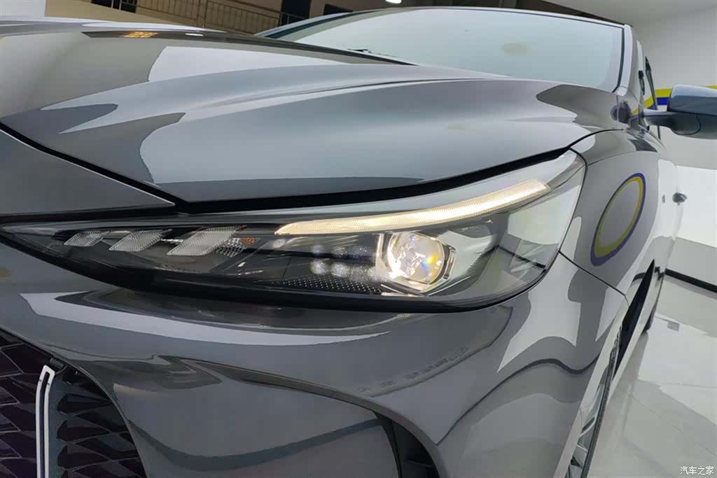 MG MG5, 2025 все фото