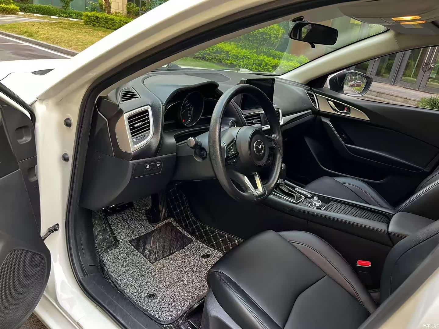 Mazda Mazda3, 2018 10