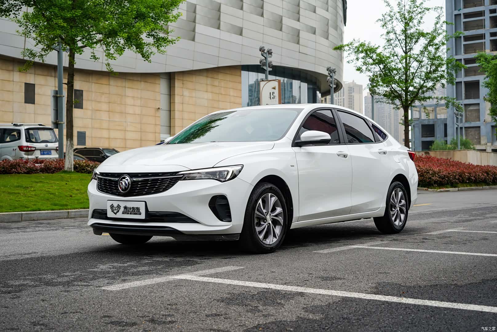 Buick Verano, 2023 1