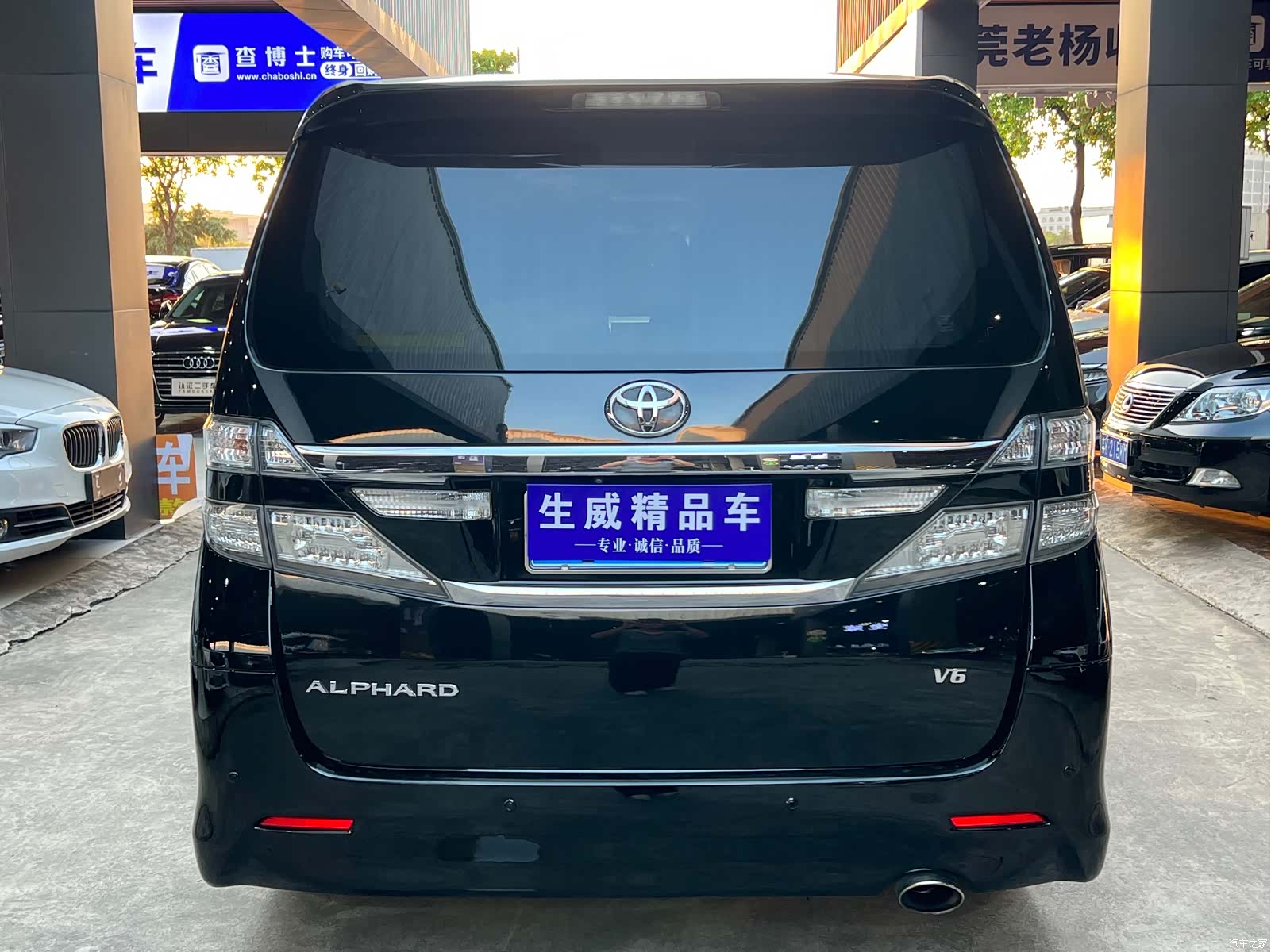 Toyota Alphard, 2012 все фото