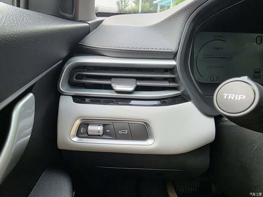 Geely Emgrand, 2024 23