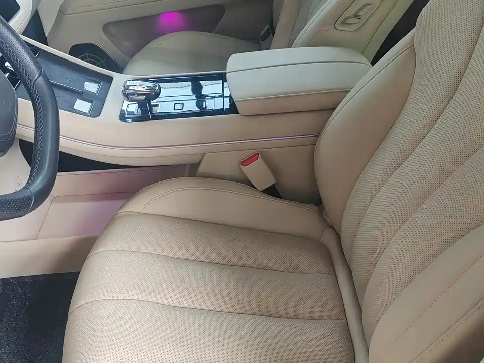 AITO Ask the world M7