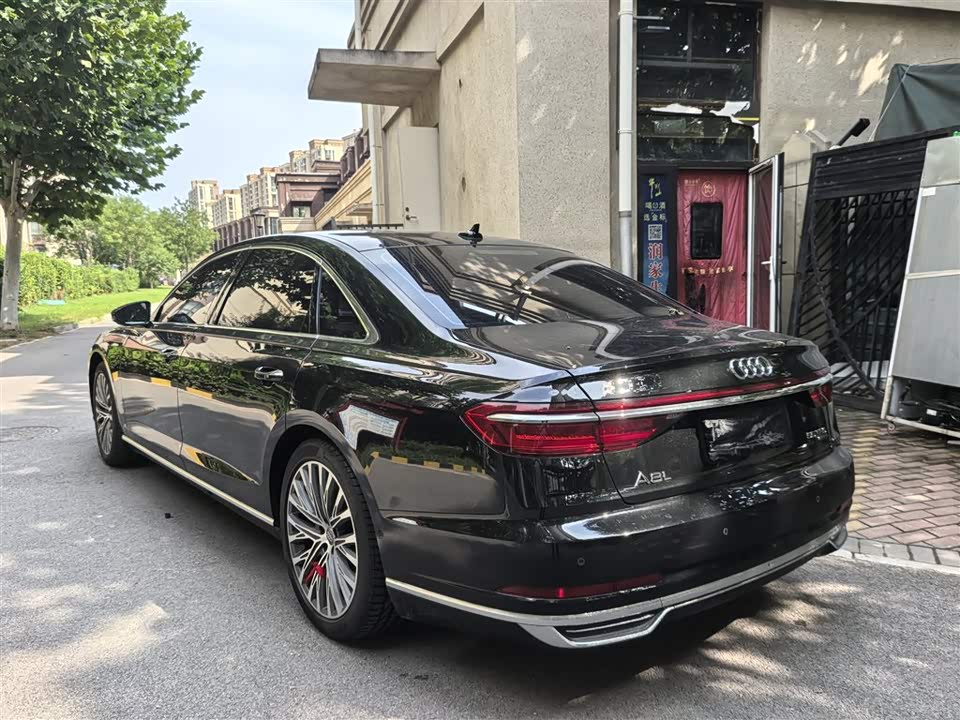 Audi A8