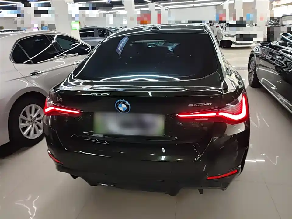 BMW i4