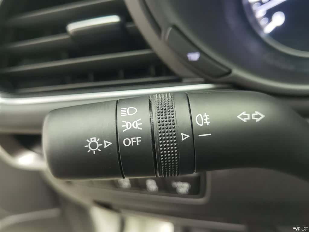 Mazda Mazda3, 2023 21