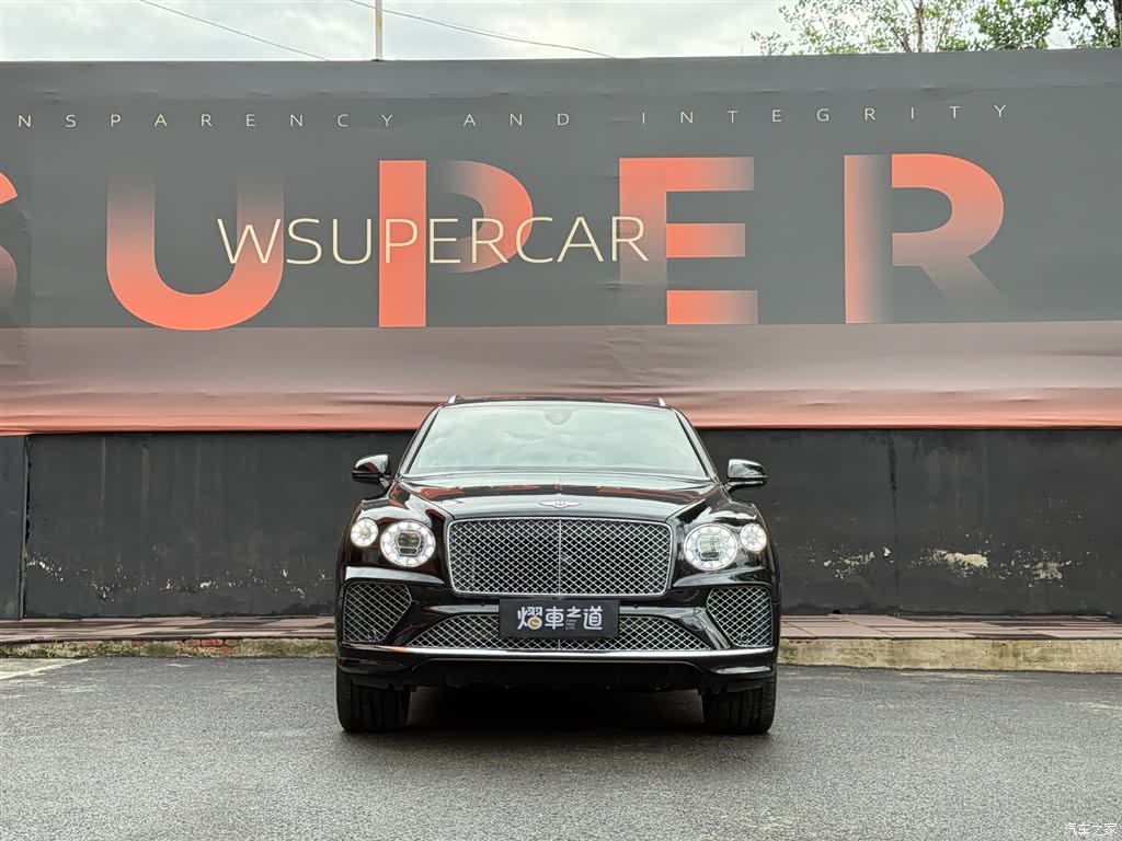 Bentley Bentayga, 2022 2