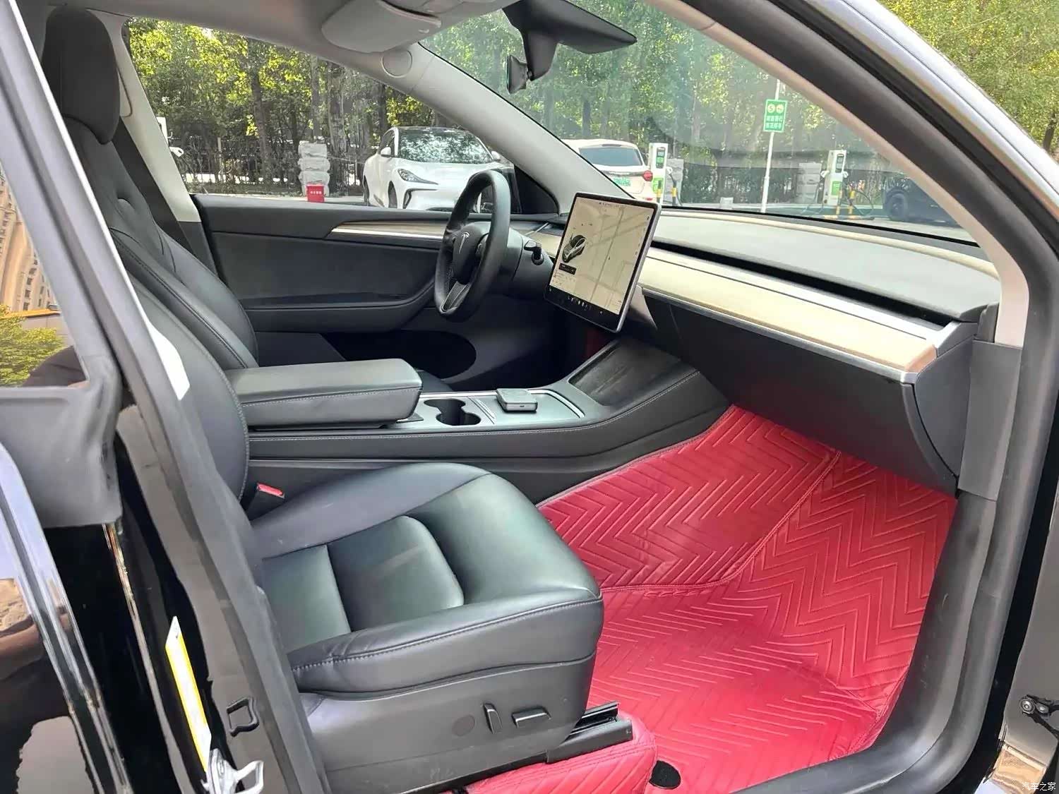 Tesla Model Y, 2021 4
