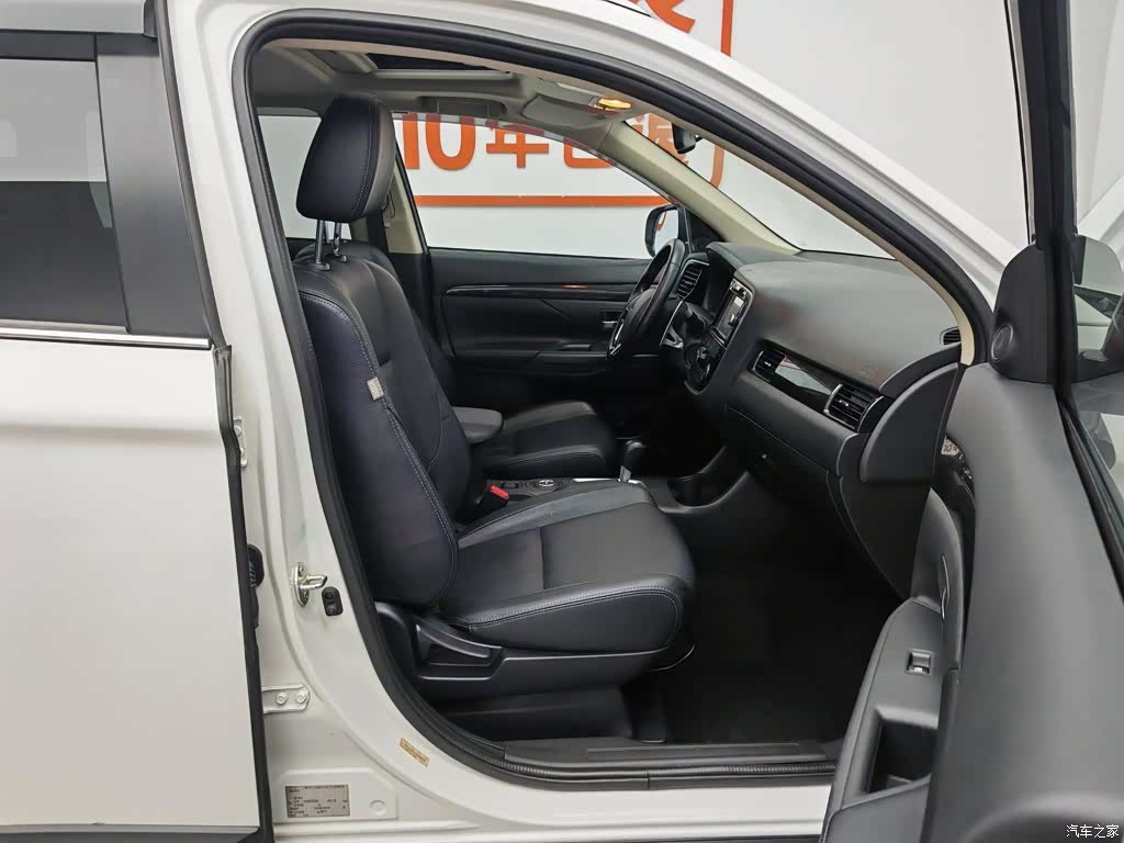 Mitsubishi Outlander, 2016 23