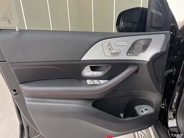 Mercedes-Benz GLE, 2025 9