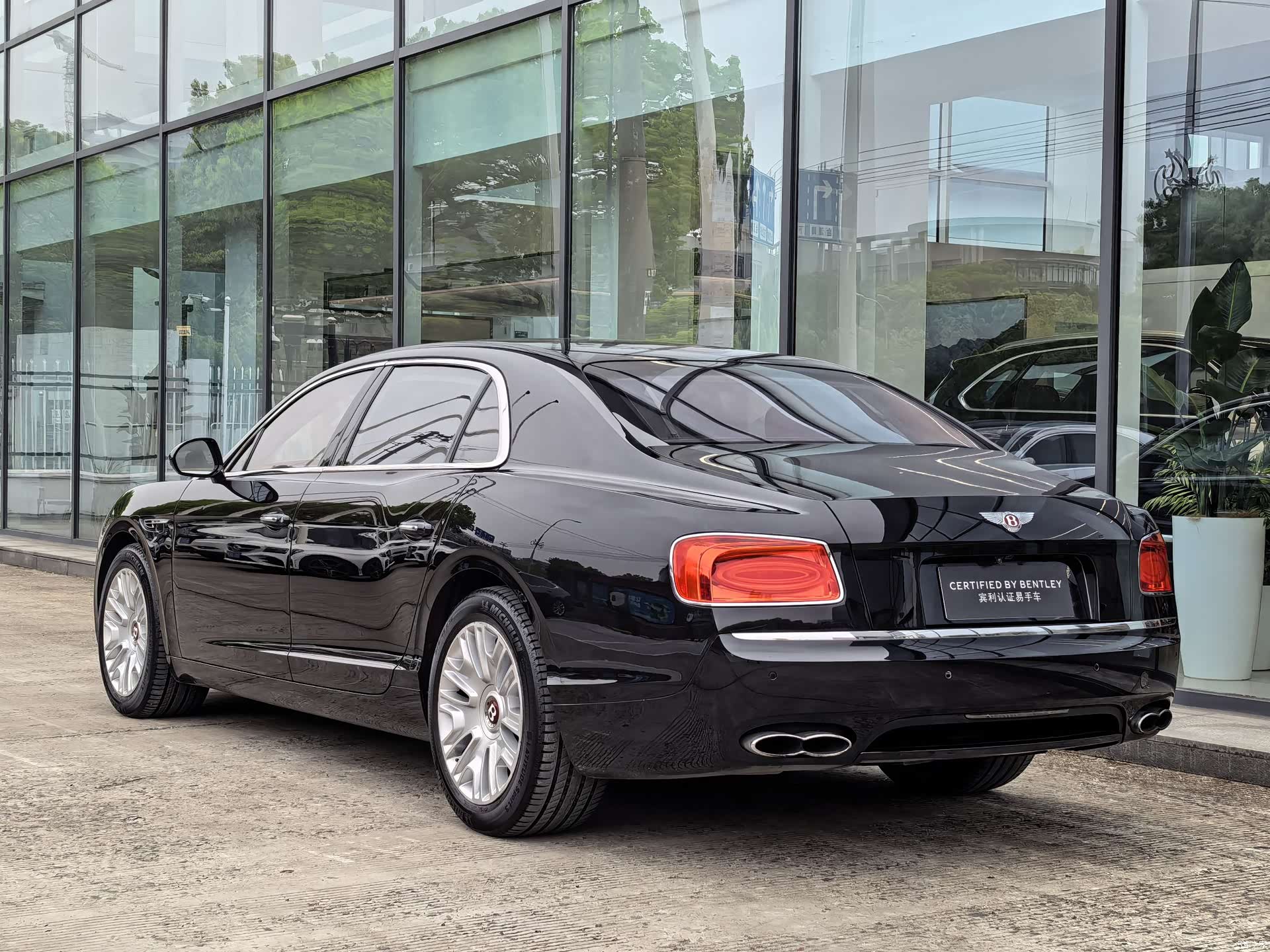 Bentley Flying Spur, 2018 все фото