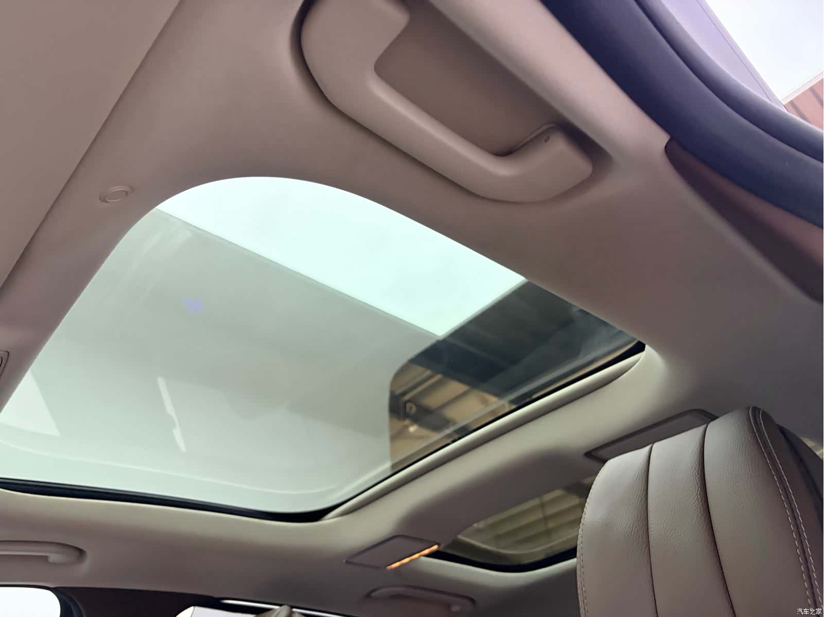 Mercedes-Benz E-Class, 2023 13