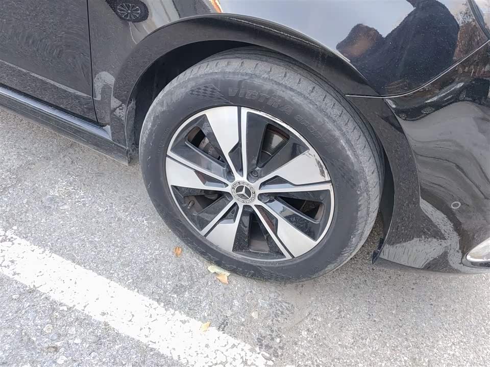 Mercedes-Benz V-class