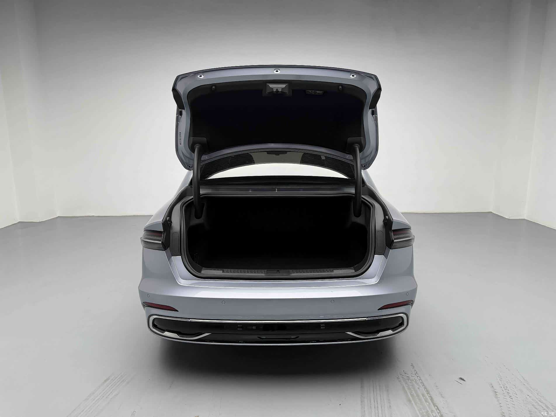 Lincoln Z, 2023 6
