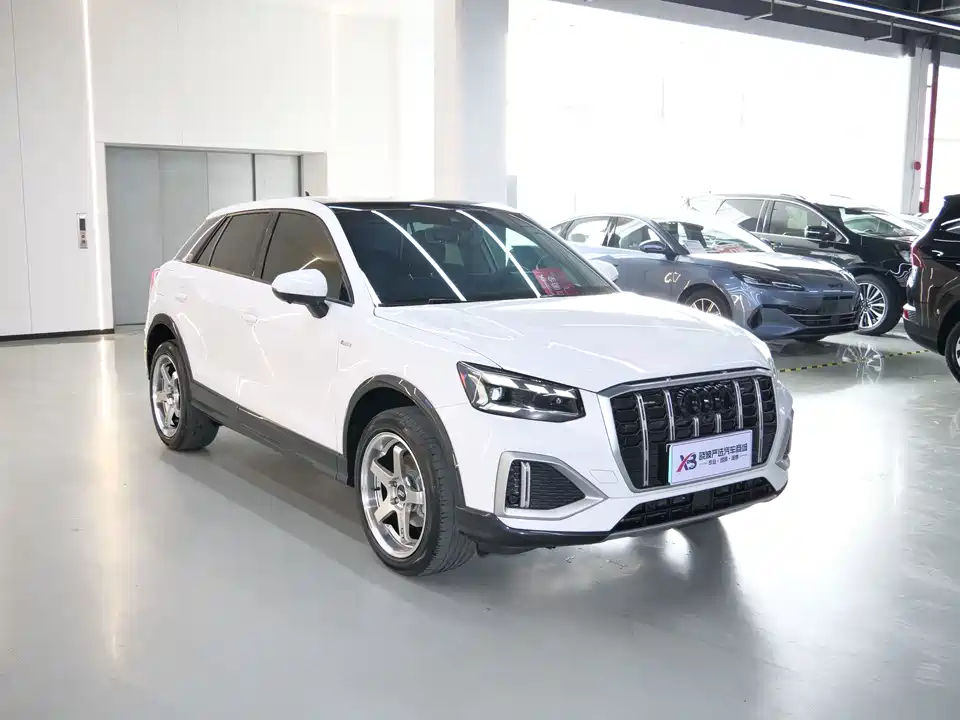 Audi Q2L