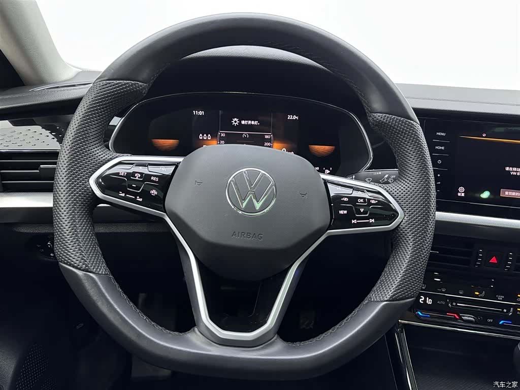 Volkswagen Passat, 2023 10