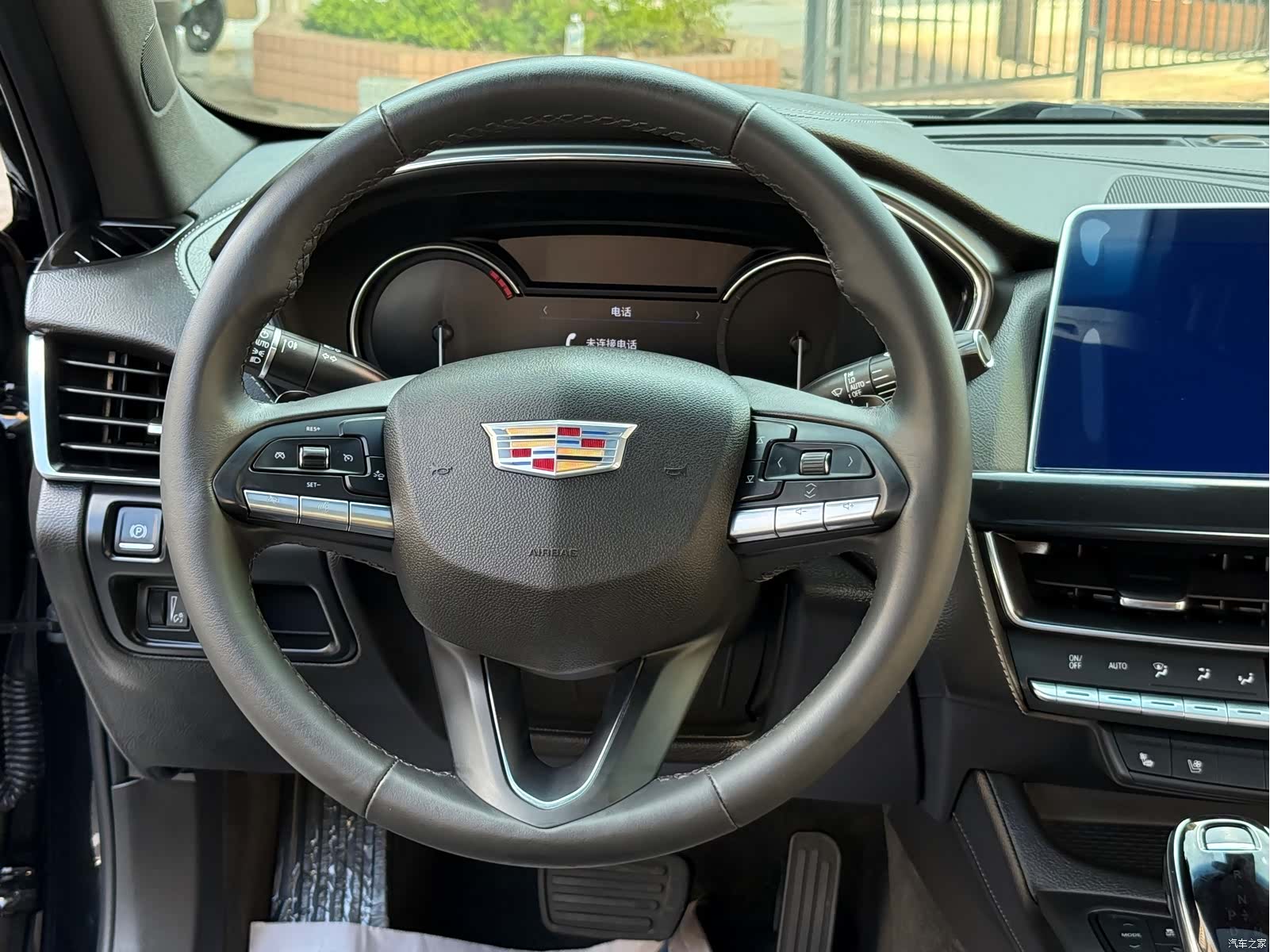 Cadillac CT5, 2023 25